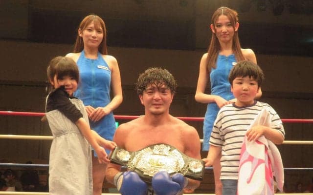 元覆面格闘家、元キック王者の左右田泰臣、38歳でボクシング日本王座獲得「伏線回収できます」