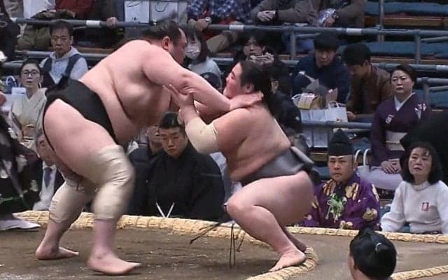 「どんな身体能力だよ」館内が騒然 “腰砕け”状態から驚異の大逆転 「あそこから残れるとかヤバい」