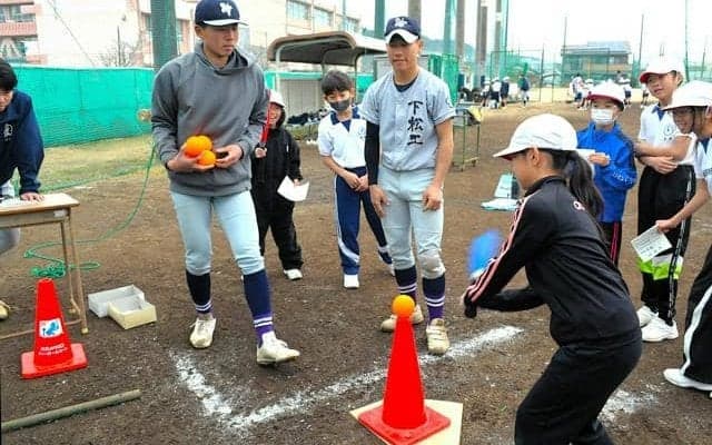 野球の楽しさを子どもたちに　下松工業高の部員が小学生と体験交流会