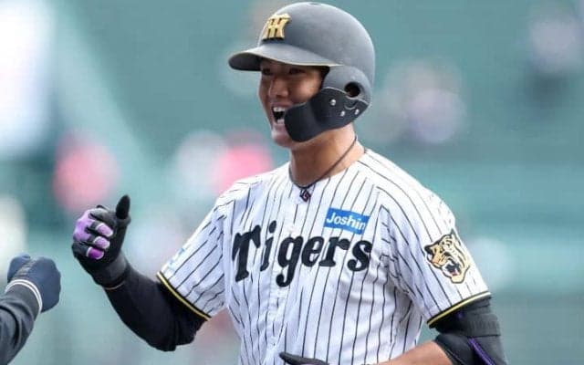 阪神育成24歳は「やはり、ただものではないな」投手から野手に本格転向、甲子園初打席でV打「早く支配下を勝ち取ってほしい！」肩を活かした守備にも注目