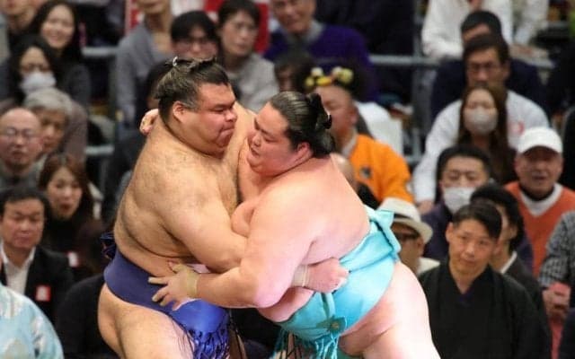 ３６歳、高安が無傷の４連勝！「相撲を取れる喜びを噛み締めて精いっぱい」大関琴桜との全勝対決制し充実顔