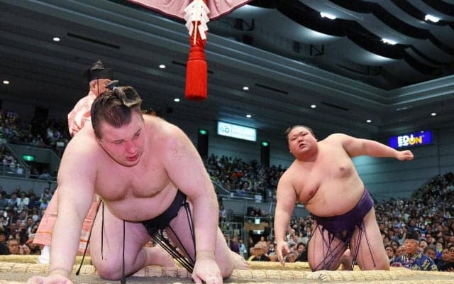 綱とりの安青錦が序盤戦で手痛い２敗目　取組後の支度部屋では一言発して以降は質問受け付けず