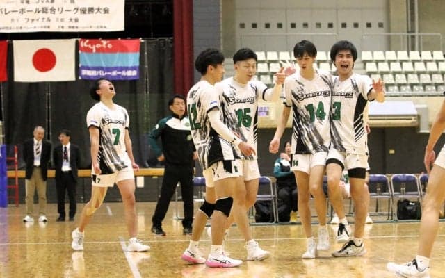 全国総合リーグ優勝大会を制したスカイロケッツ秋田が新Vリーグへ