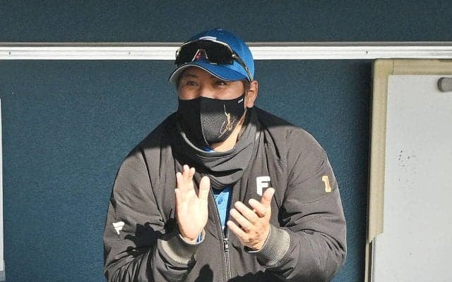 【日本ハム】新庄監督「ボールすごく落ちますね」チェコ戦好投した北山亘基の変化球に驚き