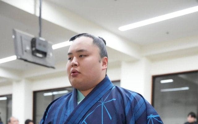 喜怒哀楽出さない琴勝峰が珍しく「気合が入った」２年ぶり高校同級生の王鵬戦で大逆転４連勝飾る