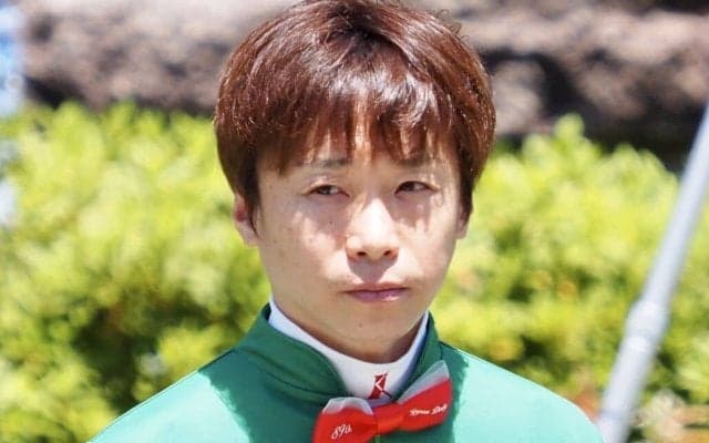 池添謙一騎手・高杉吏麒騎手に騎乗停止処分…移動中のスマホ使用により