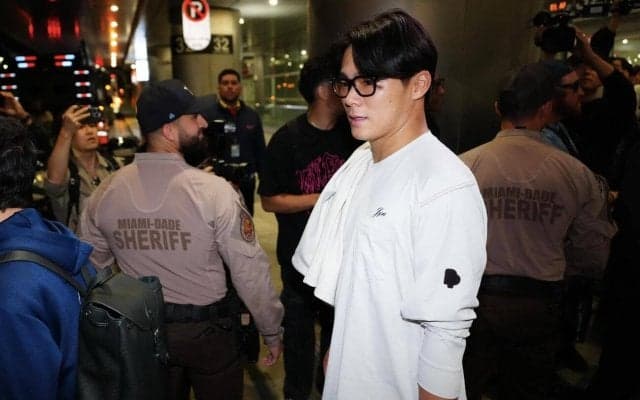 【WBC】山本由伸と若月健矢がチャーター機で元オリックス２ショット「よしわか、カワイイ！」