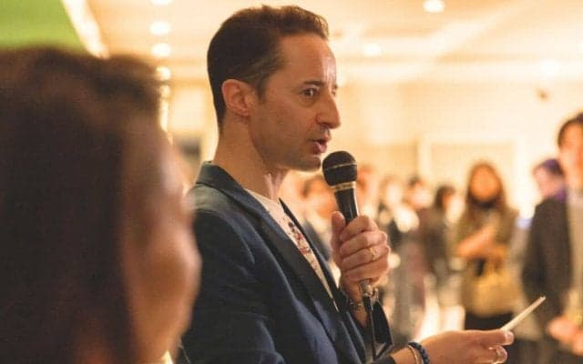 ルメール騎手ブランド4周年…武豊騎手など競馬界の仲間が祝福