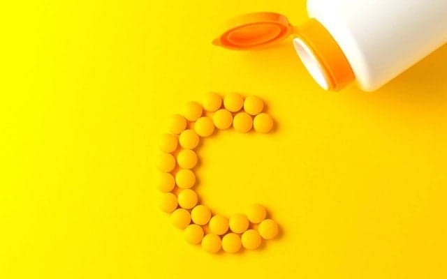 ビタミンCを毎日飲み続けた結果どうなる？効果と1週間から1ヶ月の変化を医師が解説