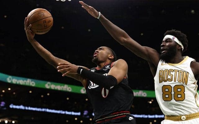 タイリース・マクシーが右手小指の腱損傷、3週間後に再検査へ…チーム状況に指揮官は「窮地」