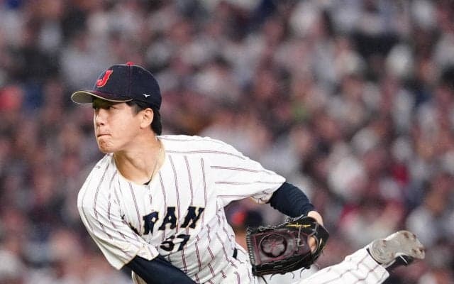 【WBC】北山亘基と大勢の海辺オフショット公開　“カメラマン”隅田知一郎が投稿