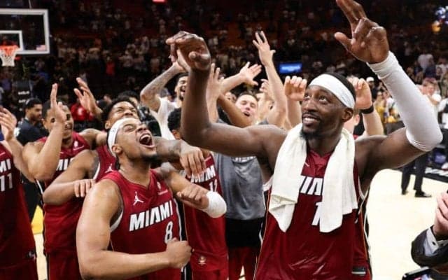 ロケッツHCは疑問の声、ヤニスは賞賛…アデバヨの歴史的快挙を取り巻く周囲の反応