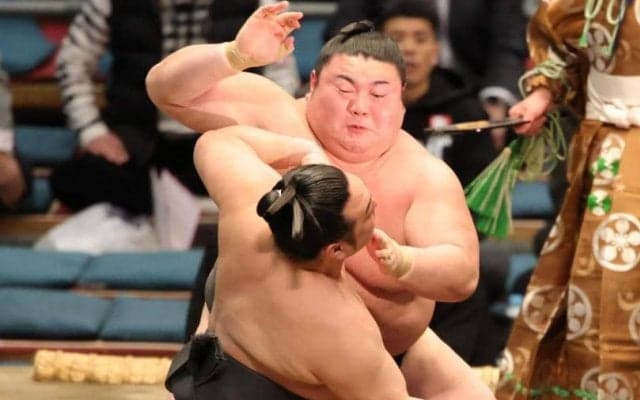 炎鵬が初黒星、元師匠の白鵬さんに「いつ見られても恥ずかしくないように」関取復帰目指し前向く