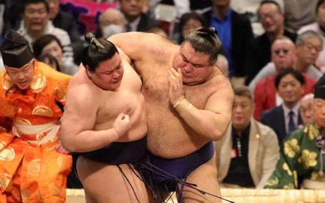高安が無傷５連勝「全体的に内容がいい」、八角理事長「元大関というより今大関という感じ」