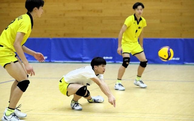 リベロで鎮西高の3番を背負った栗原陽（中央大1年） 今にも生きるミスにこだわる姿勢