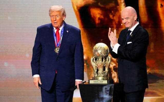 トランプ氏、イランのW杯出場は「適切でない」　FIFA会長とずれ
