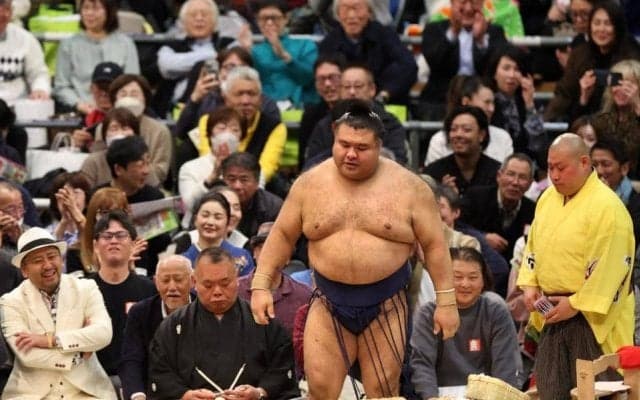 大相撲　６日目で全勝力士消える　高安も連勝５でストップ　隆の勝も黒星