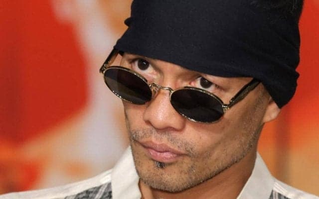 ４３歳元世界王者ドネア“ほぼ裸”衝撃衣装で会見登壇　上半身透け透け＋袴＋下駄「１００％以上で来て」３・１５対戦の増田陸は平然「じっくり見てない」