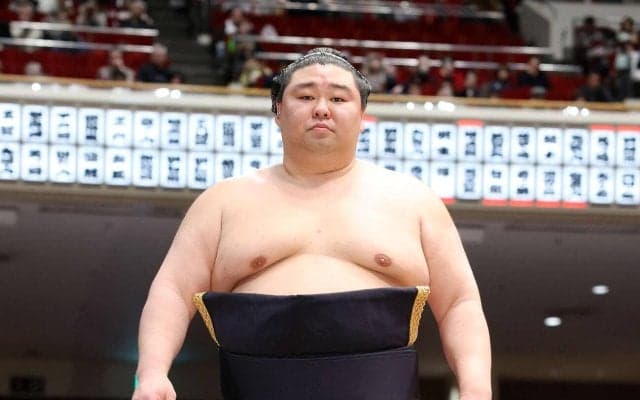 正代が上手投げで狼雅下し５勝目　好調の理由は「大阪が楽しいからじゃないですか（笑い）」