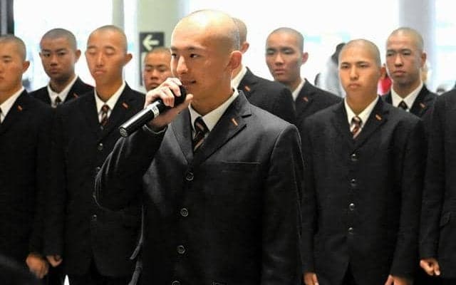 「全力プレーで旋風を」選抜出場の崇徳が甲子園へ出発、広島で壮行式