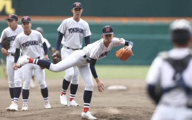 【センバツ】史上４校目の連覇目指す横浜が甲子園練習　エース織田翔希「慣れていけない場所」