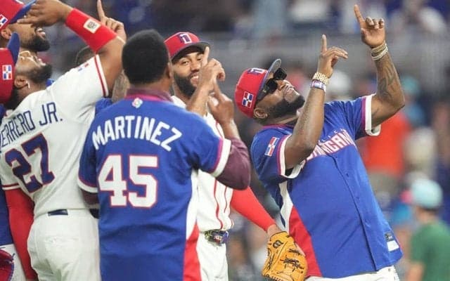 ドミニカ応援団が“打倒侍宣言”　決勝で対戦の可能性…響く恐怖の大合唱「寿司食べたい！」