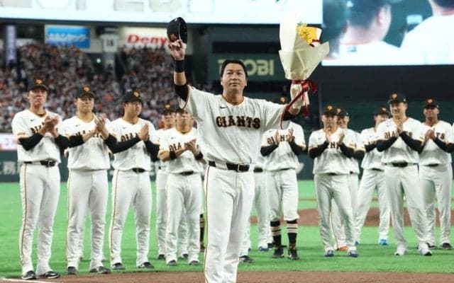 巨人・長野久義氏  引退試合で魅せた！代打で１４９キロ撃ち＆右翼守備で飛球処理「周りの方に恵まれた野球人生」