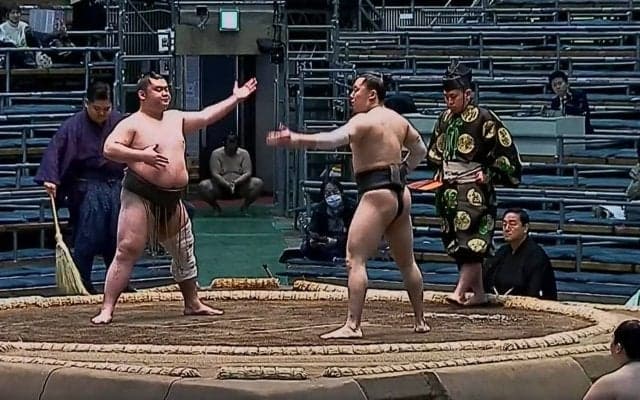 「さすが錣山部屋」序二段力士、驚異の“美四股”を披露「すごい上がる」ファン驚嘆