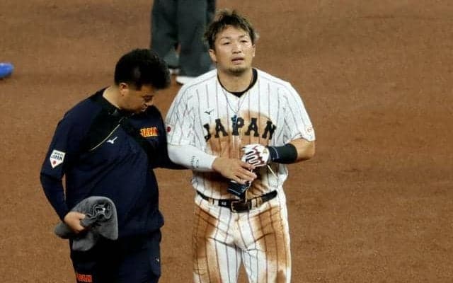 鈴木誠也、盗塁を試みた際に右ひざ痛める　代わった森下翔太が3ラン
