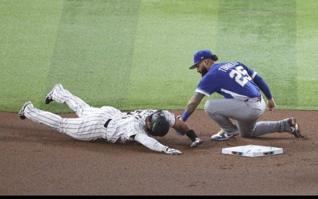 【WBC】鈴木誠也が負傷交代、１回に盗塁を試みた際に右足痛める、日本ラウンド突破の貢献者