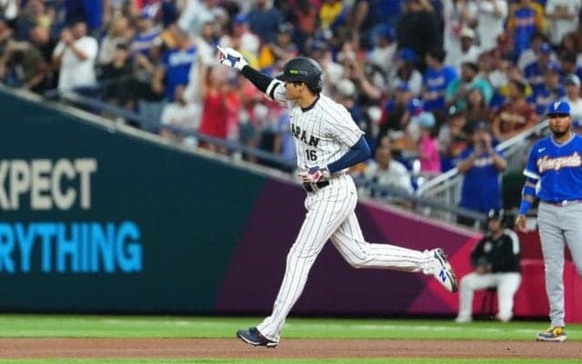 大谷翔平のHR→侍Jベンチが“異変”「すごいことに」　ナインも総立ち…「そりゃ好きになる」