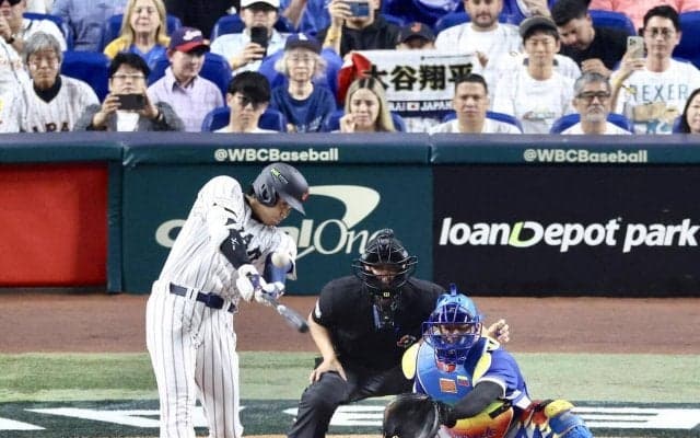 【WBC】大谷翔平がペレスのファウルボールに反応「フェアゾーンに打て」ポーズで笑みを浮かべる