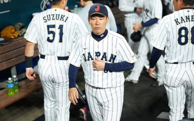 敗戦で呆然の侍ナインがファンへ挨拶　スタンドへ一礼、終戦後も忘れぬ礼儀に球場拍手