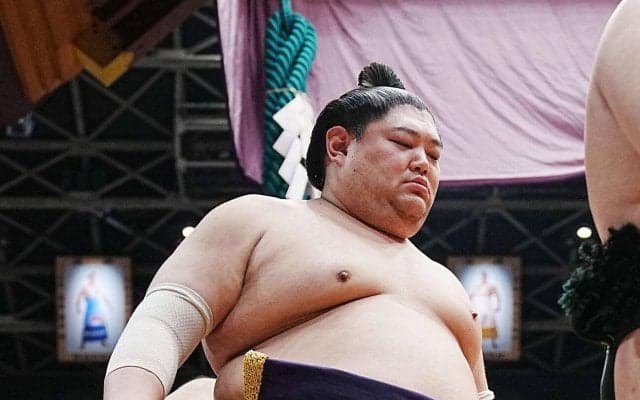 ３日目から休場していた阿炎が９日目から再出場、美ノ海と対戦する