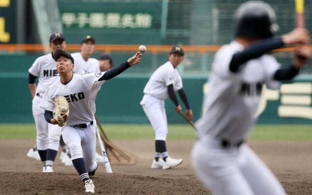 【センバツ】三重が甲子園練習　交通事故で大けがのエース吉井海翔「憧れの場所に立てて…」