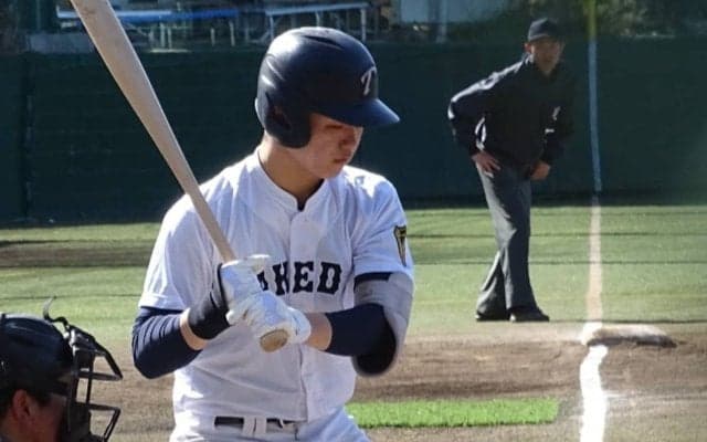 両投げ、両打ち、投手兼捕手の主将が牽引する創部3年目の新鋭が猛攻で逆転勝利【東京】