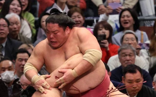 大栄翔、豊昇龍から２場所連続で金星「思い切りやれて良かった。自信になります」