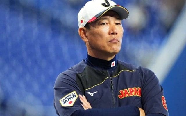 終戦の侍J、NPB組がホテルを出発　涙の敗戦から9時間後…警察バイク6台の“厳戒態勢”