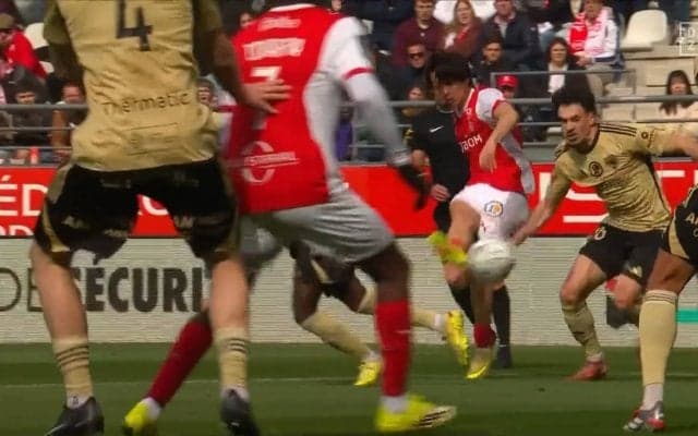 一体何した？中村敬斗、完全個人技で絶好チャンス創出「良いコースだな」カットイン→意表をついたニア打ち抜きショット炸裂の瞬間