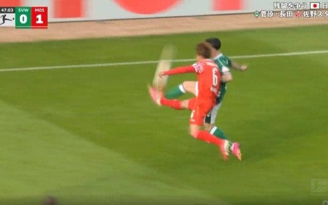 「エグすぎん？」鉄人・佐野海舟、一瞬で潰す“爆速タックル”「加速ヤバい」驚異の危機察知能力→ボール奪取でカウンター阻止