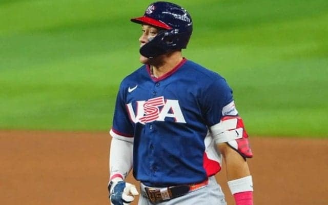 ジャッジ呆然、HR“強奪”の超絶キャッチは「歴史に残る」　日本ファンも興奮「次元が違う」