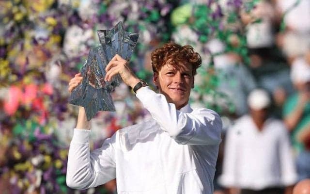 シナーが悲願のインディアンウェルズ初制覇「自分を信じてプッシュし続けた」。史上3人目となるハードコートの主要タイトル全制覇の快挙