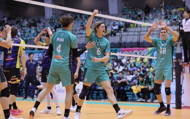 SVリーグ男子　チャンピオンシップ進出を争う広島THと日鉄堺BZは1勝1敗　VC長野が連敗を脱出