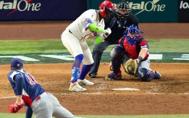 珠玉の攻防に後味の悪さ…米国代表の決勝進出を決めた“疑惑の判定”が波紋　米記者からも嘆きの声「これだけの試合で、こんな終わり方はありえない」【WBC】