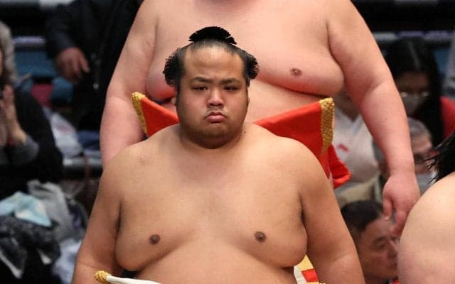 十両島津海が先代師匠の訃報に大粒の涙「愛のある人でした」元大関若嶋津のスカウトで角界入り