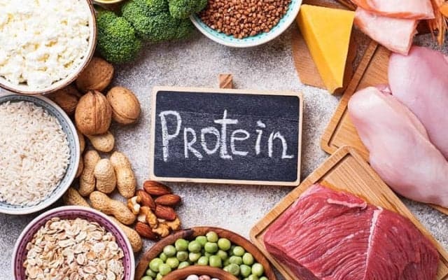 ゴルファーにとって、たんぱく質は1日にどのくらい必要か？