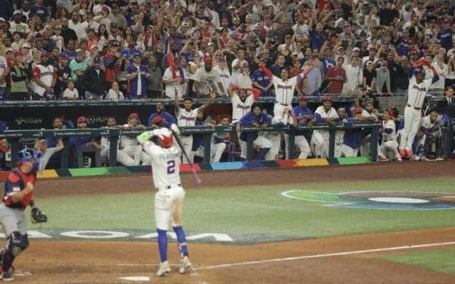 “頂上決戦”が「台無しだよ」　後味悪い疑惑判定連発…日本人ファン激怒「多分キレる」「同情」