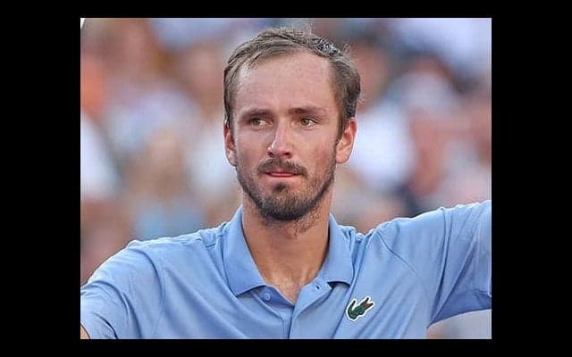  メドベージェフ 9ヵ月ぶりTOP10復帰 