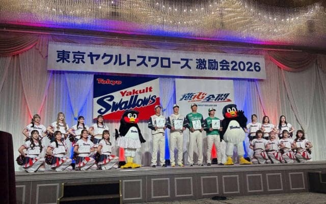 【ヤクルト】つば九郎、今月末の活動再開を前に姿見せた　妹つばみと１年ぶり“共演”に「おー」