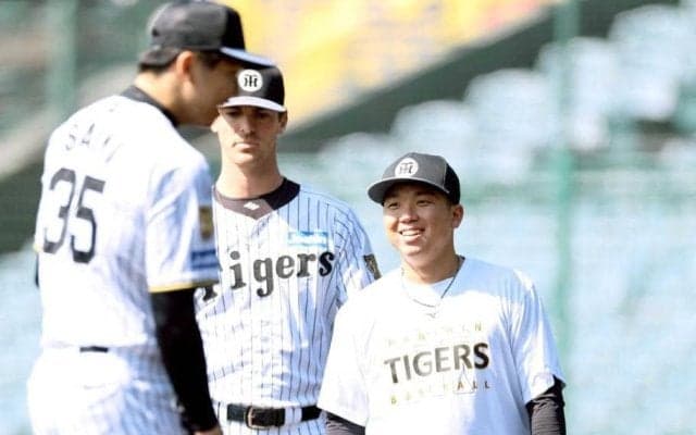 阪神・村上　坂本とのブランク心配無用　「そんなに困ることはない」　２０日にシーズン前最後の登板へ